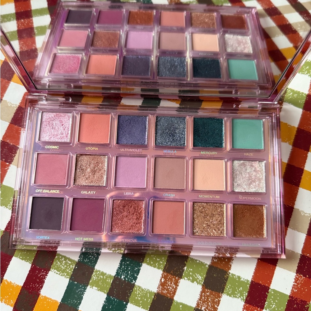 Huda Beauty Mercury Retrograde Eyeshadow Palette